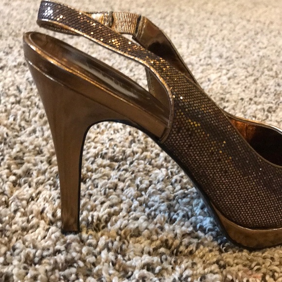 Shoes - Picture 4 of 5